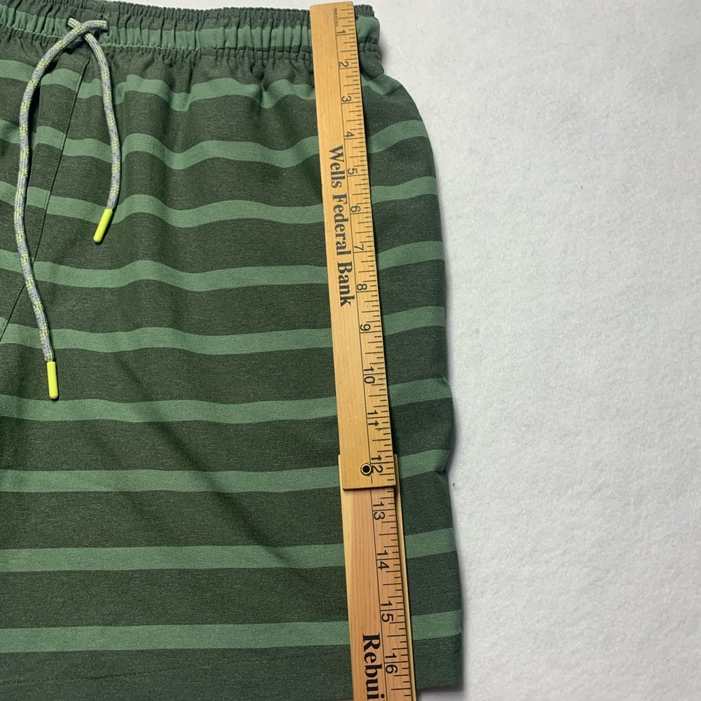 Chubbies Swim Trunks Active Shorts 7" inseam green stripe no liner size large - Picture 10 of 10